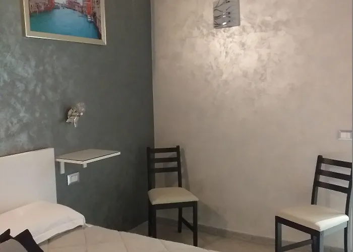 Konukevi Frattina Grand 4*